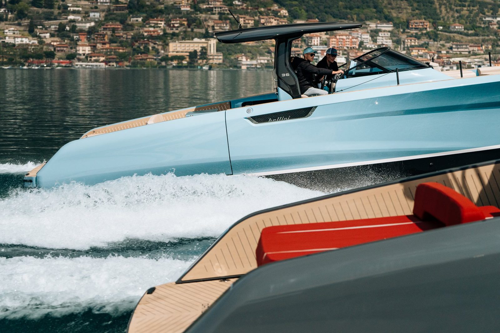 Stern and cockpit of the ASTOR 36 at speed