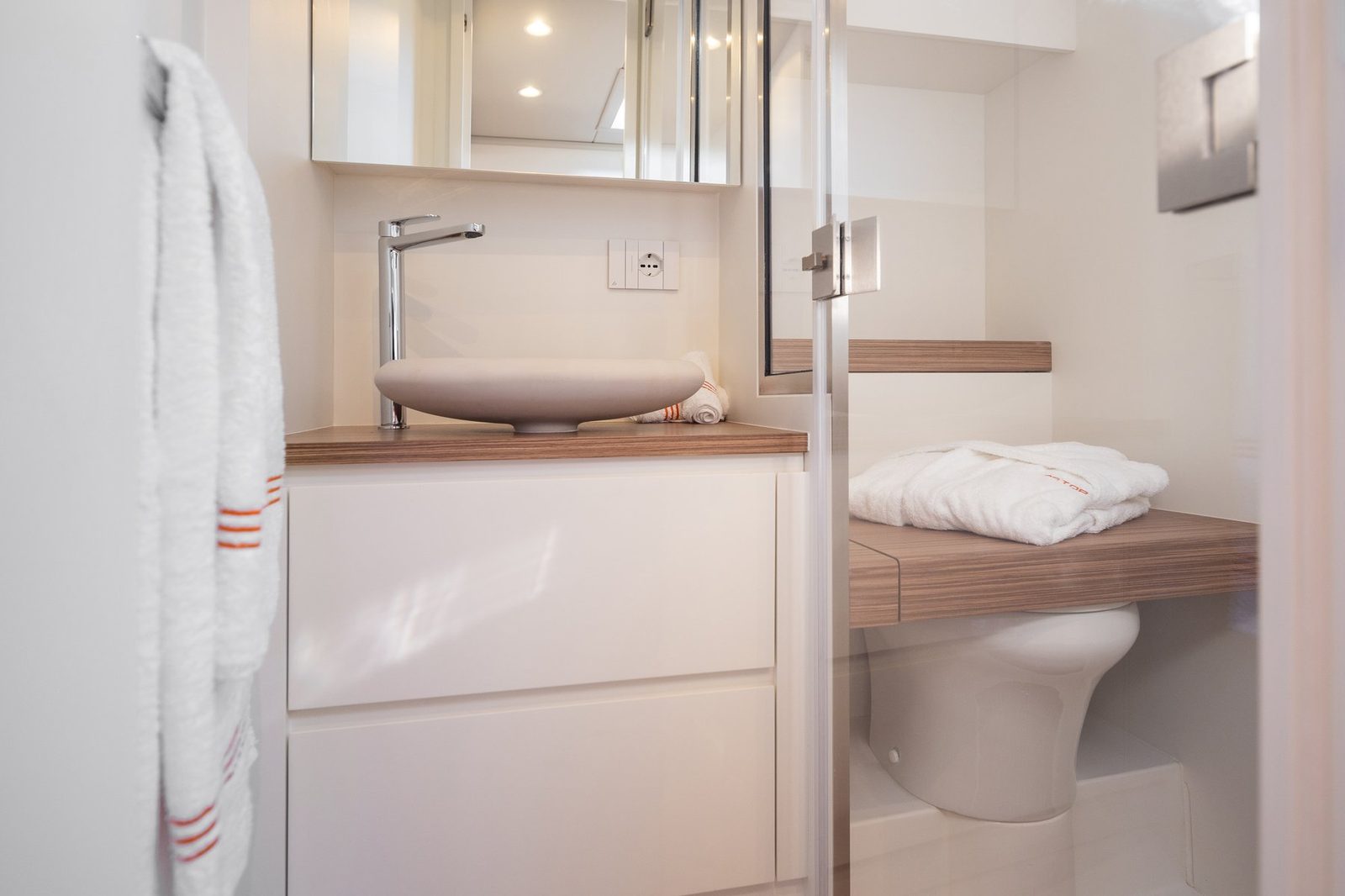 Head with basin and electric marine toilet